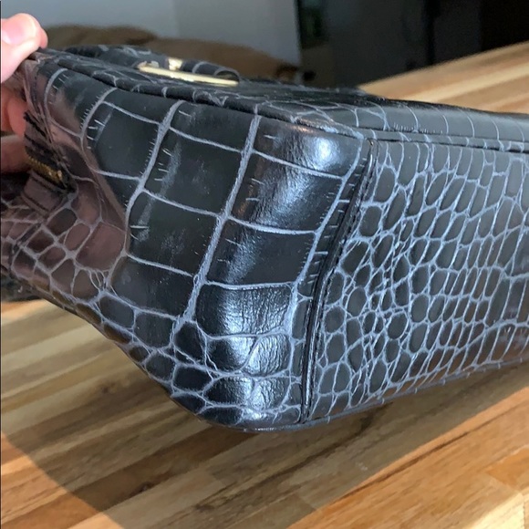 ANTONIO MELANI Croc Embossed Leather Purse - Picture 13 of 14